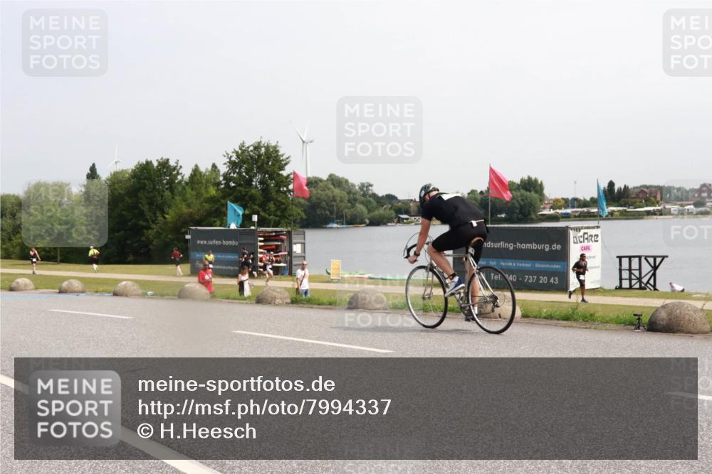15.06.2025 - 27. Vierlanden-Triathlon H.Heesch http://msf.ph/oto/7994337 15.06.2025 11:21:45 Radfahren  meine-sportfotos.de