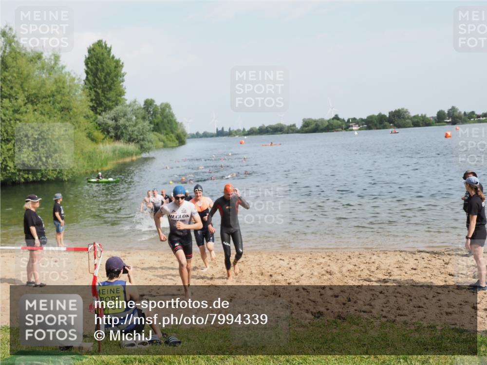 21.06.2025 - 27. Vierlanden-Triathlon MichiJ http://msf.ph/oto/7994339 15.06.2026 09:56:08 Schwimmen 268, 277, 285, 312, 315, 349, 357 meine-sportfotos.de