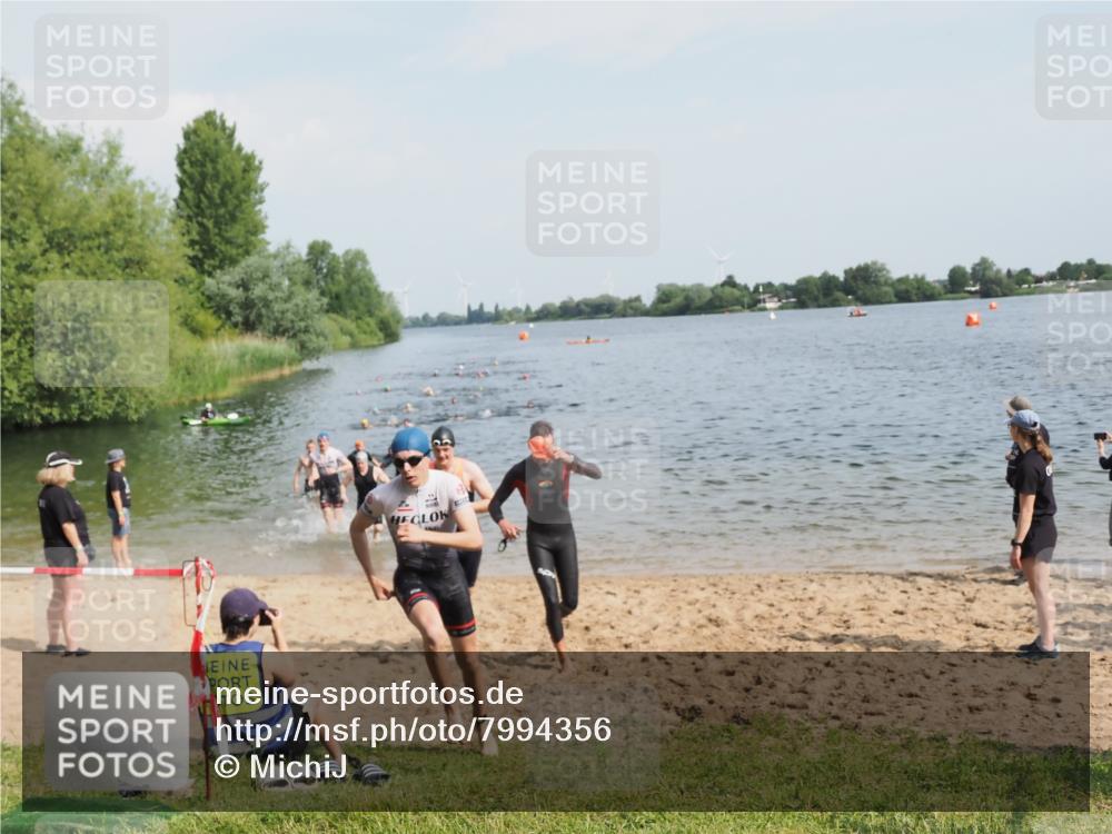 21.06.2025 - 27. Vierlanden-Triathlon MichiJ http://msf.ph/oto/7994356 15.06.2026 09:56:08 Schwimmen 268, 277, 285, 312, 315, 349, 357 meine-sportfotos.de