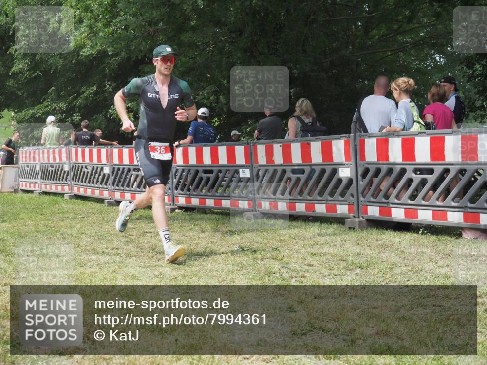 21.06.2025 - 27. Vierlanden-Triathlon KatJ http://msf.ph/oto/7994361 15.06.2025 12:42:40 Ziel 36 meine-sportfotos.de