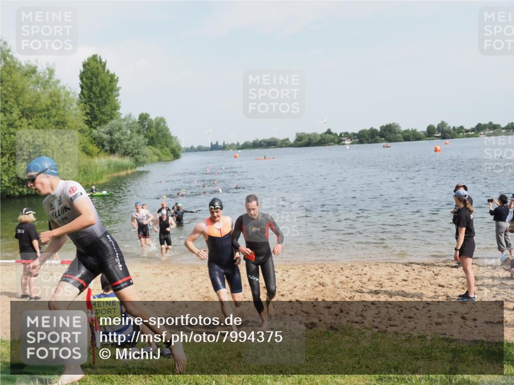21.06.2025 - 27. Vierlanden-Triathlon MichiJ http://msf.ph/oto/7994375 15.06.2026 09:56:09 Schwimmen 268, 277, 285, 314, 315, 349, 357 meine-sportfotos.de