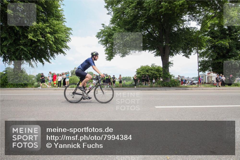 15.06.2025 - 7 Türme Triathlon Yannick Fuchs http://msf.ph/oto/7994384 15.06.2025 13:35:45 Radfahren 868, 953 meine-sportfotos.de