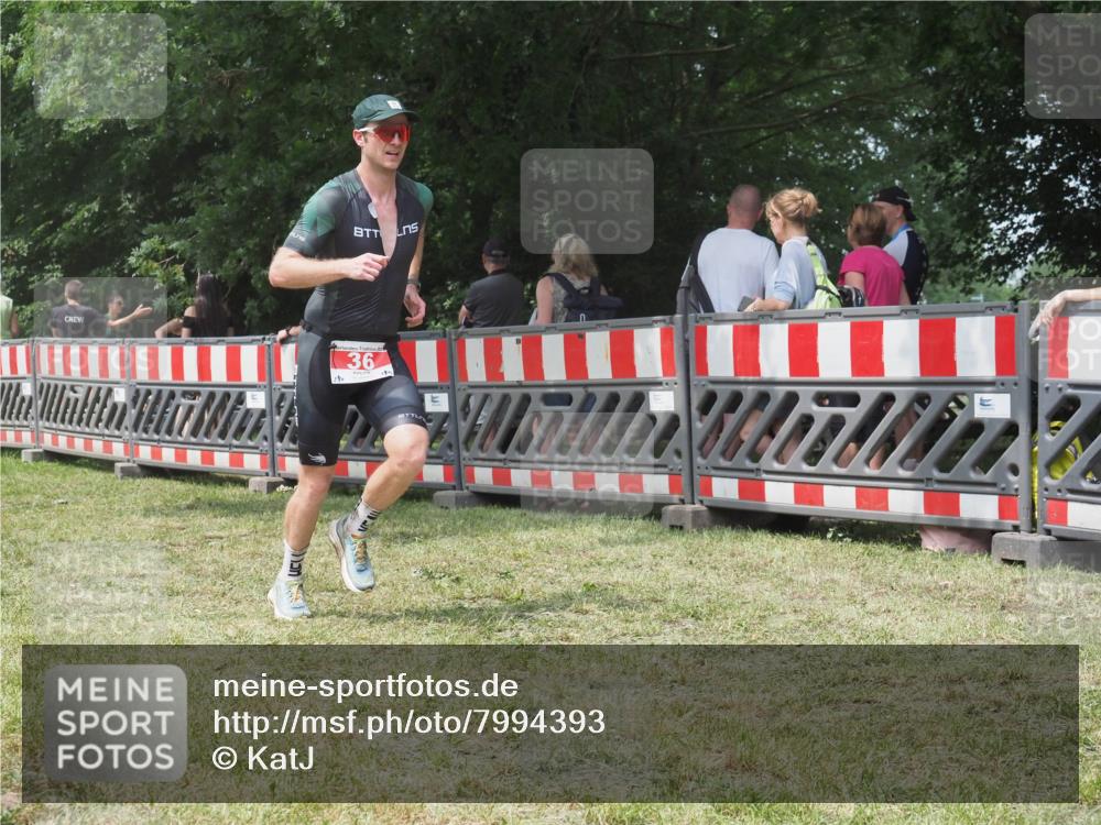 21.06.2025 - 27. Vierlanden-Triathlon KatJ http://msf.ph/oto/7994393 15.06.2025 12:42:40 Ziel 36 meine-sportfotos.de