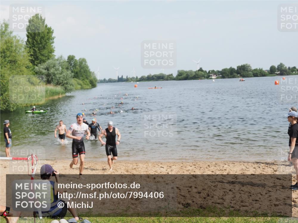 21.06.2025 - 27. Vierlanden-Triathlon MichiJ http://msf.ph/oto/7994406 15.06.2026 09:56:11 Schwimmen 268, 277, 285, 314, 315, 323, 349, 357 meine-sportfotos.de