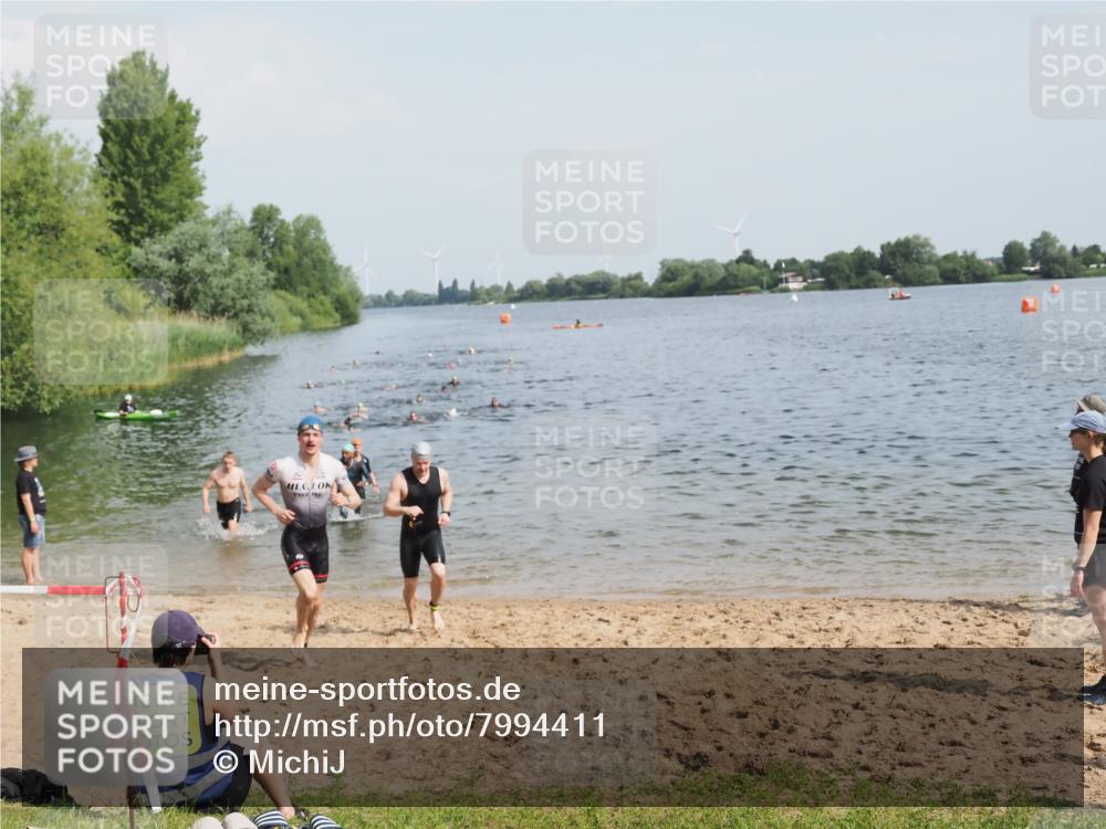 21.06.2025 - 27. Vierlanden-Triathlon MichiJ http://msf.ph/oto/7994411 15.06.2026 09:56:12 Schwimmen 260, 268, 277, 285, 314, 315, 323, 349, 357 meine-sportfotos.de