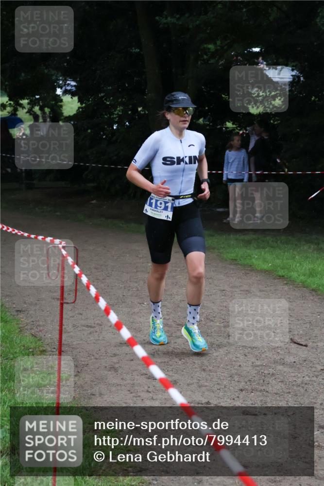 21.06.2025 - 27. Vierlanden-Triathlon Lena Gebhardt http://msf.ph/oto/7994413 15.06.2025 13:47:57 Laufen 191 meine-sportfotos.de