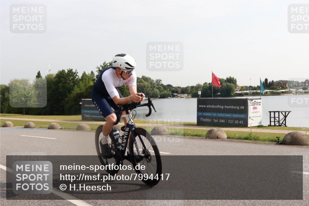 15.06.2025 - 27. Vierlanden-Triathlon H.Heesch http://msf.ph/oto/7994417 15.06.2025 09:10:10 Radfahren 8, 206 meine-sportfotos.de