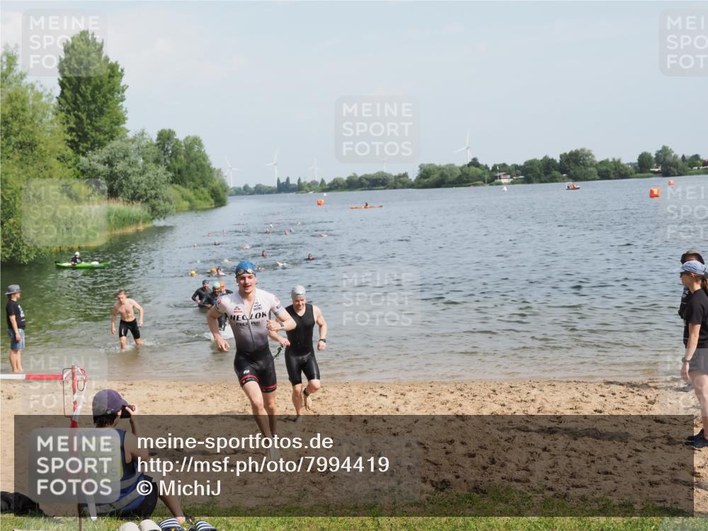 21.06.2025 - 27. Vierlanden-Triathlon MichiJ http://msf.ph/oto/7994419 15.06.2026 09:56:12 Schwimmen 260, 268, 277, 285, 314, 315, 323, 349, 357 meine-sportfotos.de