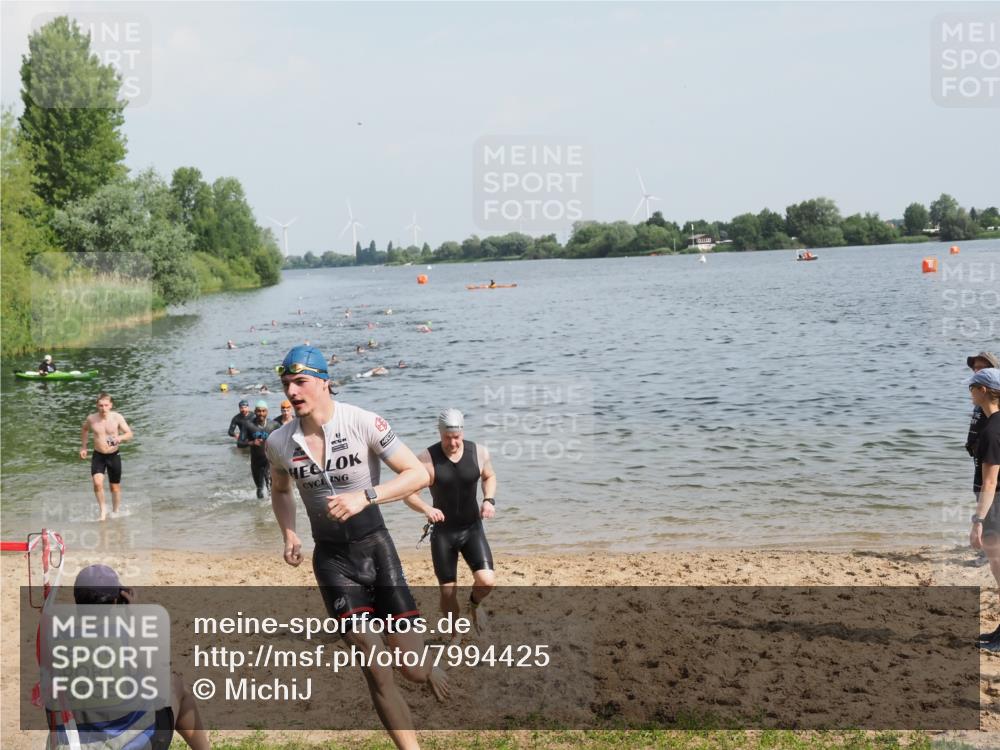 21.06.2025 - 27. Vierlanden-Triathlon MichiJ http://msf.ph/oto/7994425 15.06.2026 09:56:13 Schwimmen 260, 268, 277, 285, 314, 315, 323, 349, 357 meine-sportfotos.de