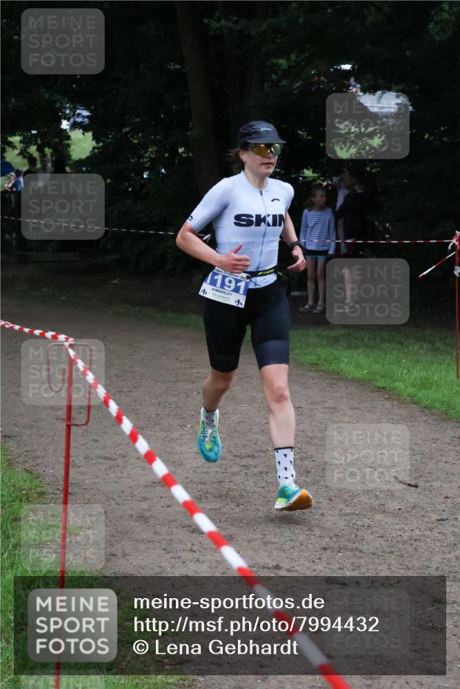 21.06.2025 - 27. Vierlanden-Triathlon Lena Gebhardt http://msf.ph/oto/7994432 15.06.2025 13:47:57 Laufen 202, 191 meine-sportfotos.de