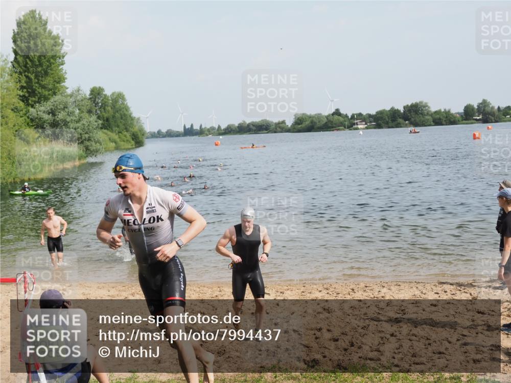 21.06.2025 - 27. Vierlanden-Triathlon MichiJ http://msf.ph/oto/7994437 15.06.2026 09:56:13 Schwimmen 260, 268, 277, 285, 314, 315, 323, 349, 357 meine-sportfotos.de