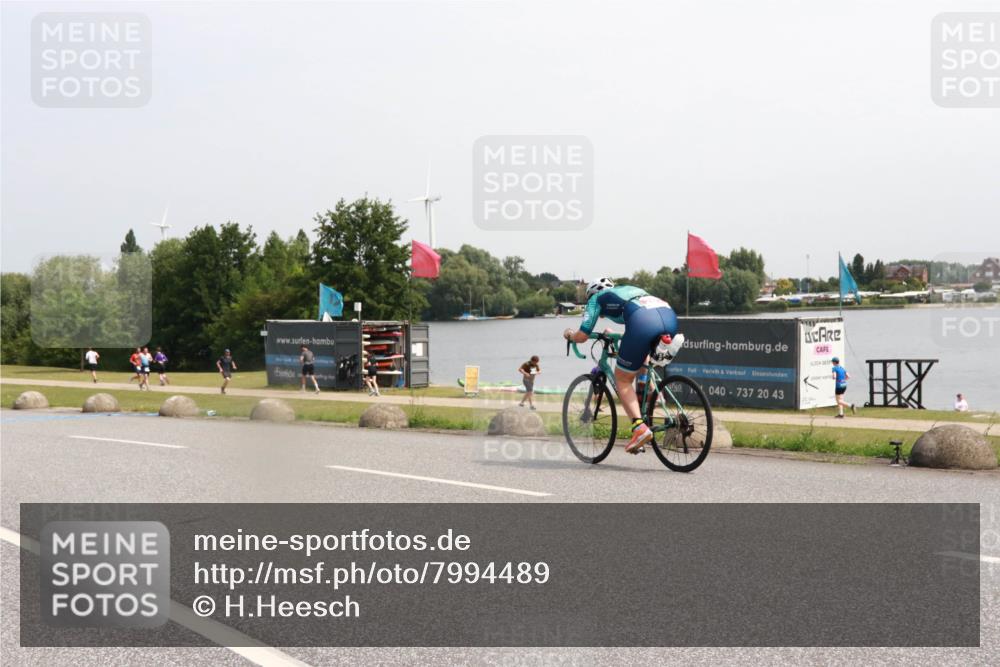 15.06.2025 - 27. Vierlanden-Triathlon H.Heesch http://msf.ph/oto/7994489 15.06.2025 11:22:15 Radfahren 653 meine-sportfotos.de