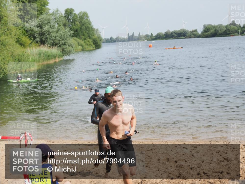 21.06.2025 - 27. Vierlanden-Triathlon MichiJ http://msf.ph/oto/7994496 15.06.2026 09:56:18 Schwimmen 260, 314, 315, 323, 349, 438 meine-sportfotos.de