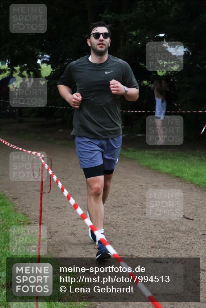 21.06.2025 - 27. Vierlanden-Triathlon Lena Gebhardt http://msf.ph/oto/7994513 15.06.2025 13:48:03 Laufen  meine-sportfotos.de