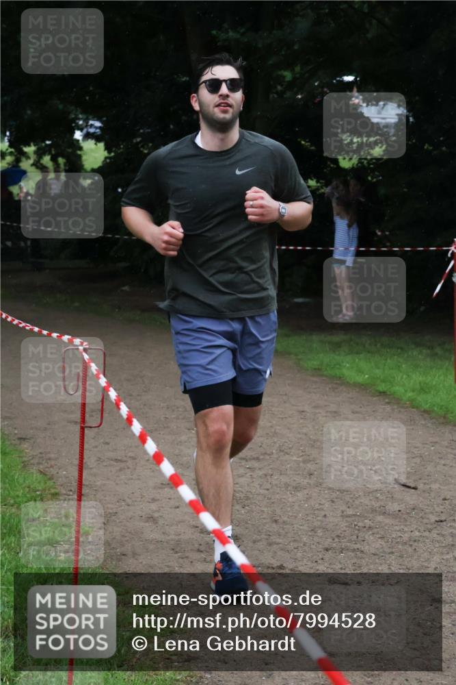 21.06.2025 - 27. Vierlanden-Triathlon Lena Gebhardt http://msf.ph/oto/7994528 15.06.2025 13:48:03 Laufen  meine-sportfotos.de