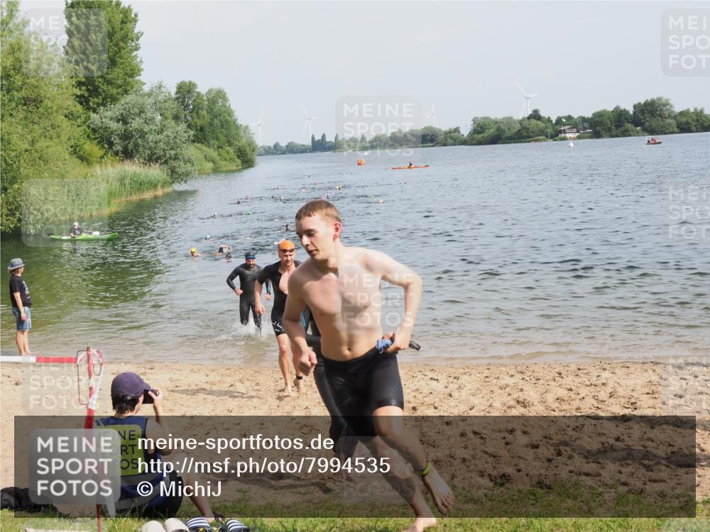 21.06.2025 - 27. Vierlanden-Triathlon MichiJ http://msf.ph/oto/7994535 15.06.2026 09:56:19 Schwimmen 260, 314, 315, 323, 349, 438 meine-sportfotos.de