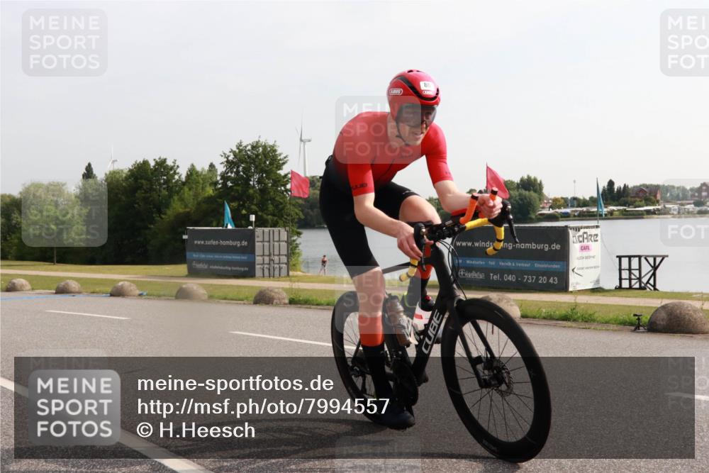 15.06.2025 - 27. Vierlanden-Triathlon H.Heesch http://msf.ph/oto/7994557 15.06.2025 09:11:37 Radfahren 80 meine-sportfotos.de