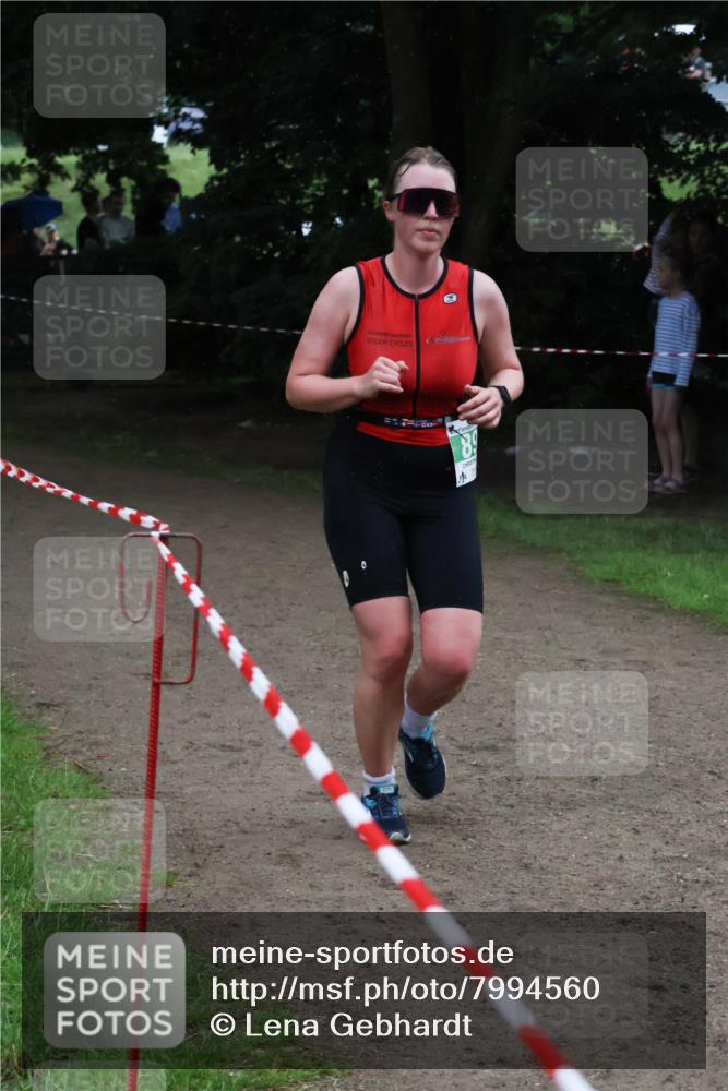 21.06.2025 - 27. Vierlanden-Triathlon Lena Gebhardt http://msf.ph/oto/7994560 15.06.2025 13:48:07 Laufen 89 meine-sportfotos.de