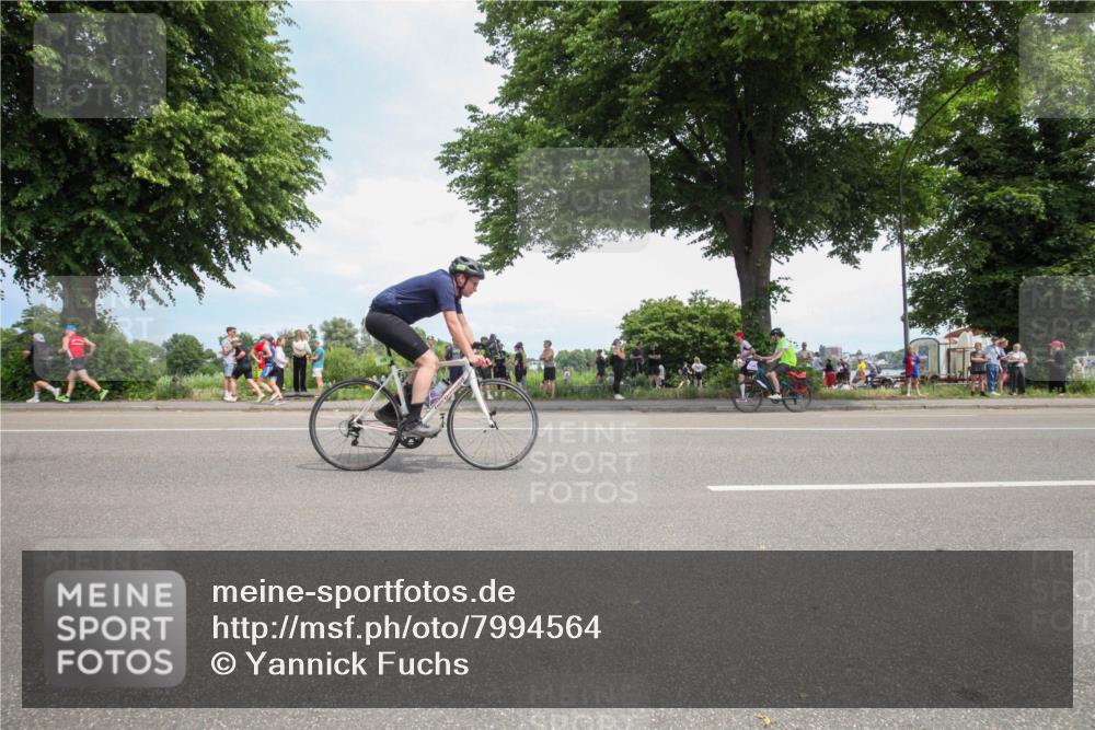 15.06.2025 - 7 Türme Triathlon Yannick Fuchs http://msf.ph/oto/7994564 15.06.2025 13:36:22 Radfahren 424, 503 meine-sportfotos.de