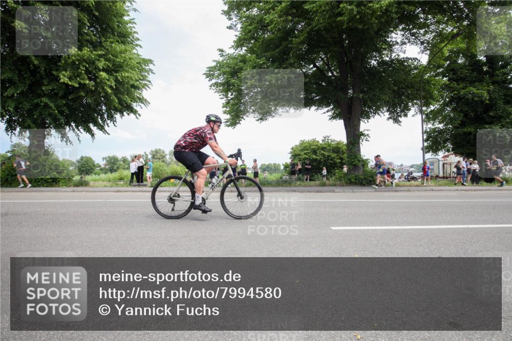 15.06.2025 - 7 Türme Triathlon Yannick Fuchs http://msf.ph/oto/7994580 15.06.2025 13:36:32 Radfahren 264, 424, 826 meine-sportfotos.de