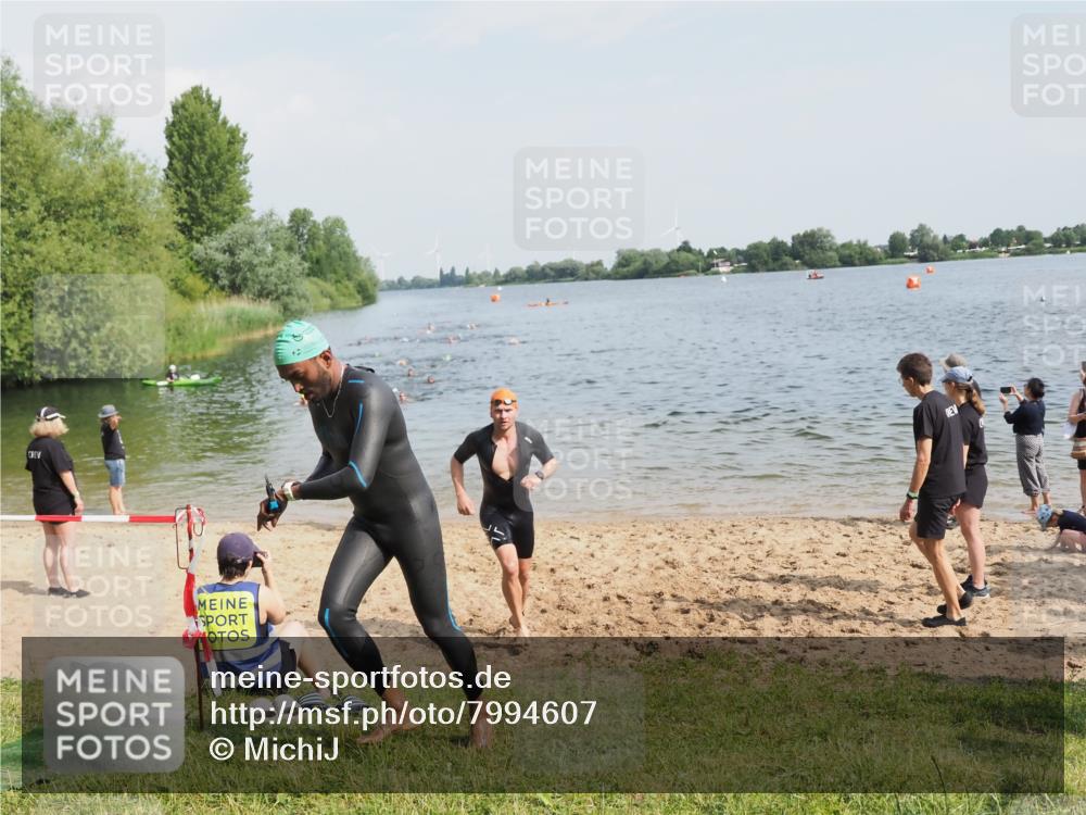 21.06.2025 - 27. Vierlanden-Triathlon MichiJ http://msf.ph/oto/7994607 15.06.2026 09:56:20 Schwimmen 260, 314, 315, 323, 349, 438 meine-sportfotos.de