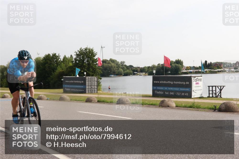 15.06.2025 - 27. Vierlanden-Triathlon H.Heesch http://msf.ph/oto/7994612 15.06.2025 09:12:26 Radfahren 27, 41, 69, 124 meine-sportfotos.de