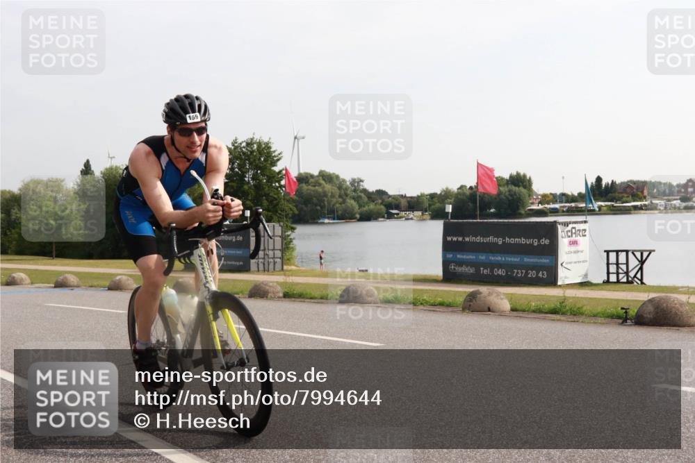 15.06.2025 - 27. Vierlanden-Triathlon H.Heesch http://msf.ph/oto/7994644 15.06.2025 09:12:39 Radfahren 151, 159 meine-sportfotos.de