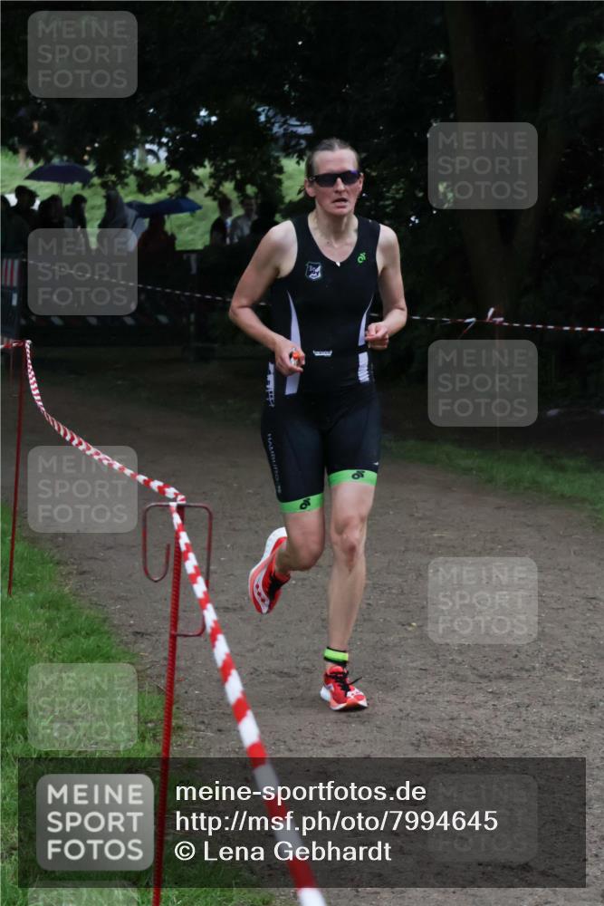 21.06.2025 - 27. Vierlanden-Triathlon Lena Gebhardt http://msf.ph/oto/7994645 15.06.2025 13:48:43 Laufen 5 meine-sportfotos.de