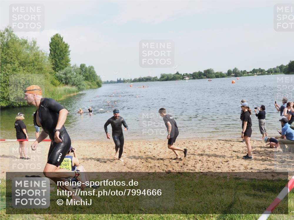 21.06.2025 - 27. Vierlanden-Triathlon MichiJ http://msf.ph/oto/7994666 15.06.2026 09:56:22 Schwimmen 260, 314, 315, 323, 438 meine-sportfotos.de