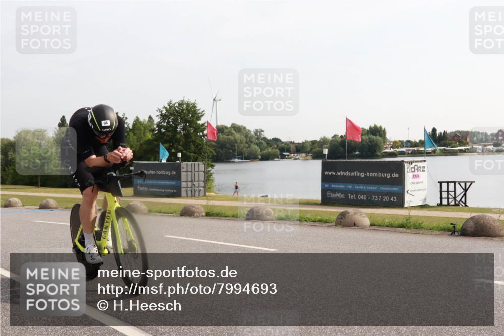 15.06.2025 - 27. Vierlanden-Triathlon H.Heesch http://msf.ph/oto/7994693 15.06.2025 09:12:47 Radfahren 86, 168, 181 meine-sportfotos.de