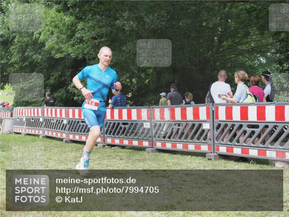 21.06.2025 - 27. Vierlanden-Triathlon KatJ http://msf.ph/oto/7994705 15.06.2025 12:44:04 Ziel 14, 978 meine-sportfotos.de