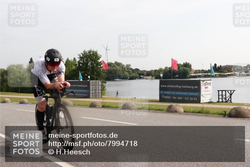 15.06.2025 - 27. Vierlanden-Triathlon H.Heesch http://msf.ph/oto/7994718 15.06.2025 09:12:59 Radfahren 64, 200 meine-sportfotos.de