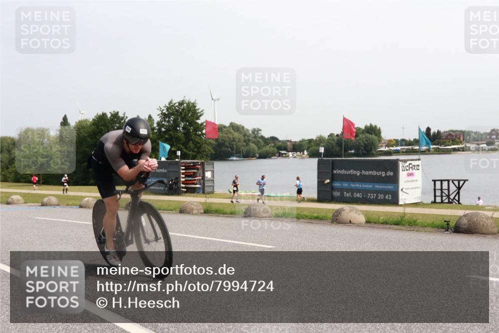 15.06.2025 - 27. Vierlanden-Triathlon H.Heesch http://msf.ph/oto/7994724 15.06.2025 11:23:19 Radfahren 180, 183, 753 meine-sportfotos.de
