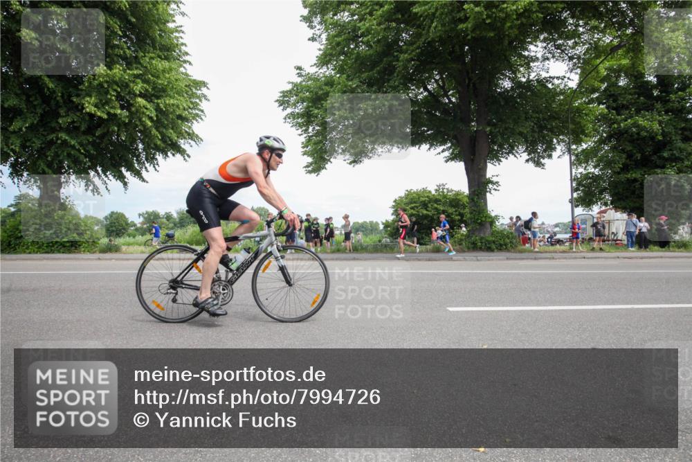 15.06.2025 - 7 Türme Triathlon Yannick Fuchs http://msf.ph/oto/7994726 15.06.2025 13:37:40 Radfahren 427, 587 meine-sportfotos.de