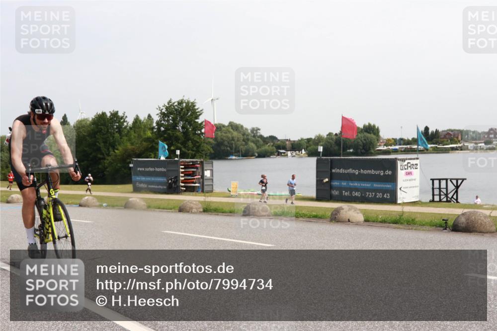 15.06.2025 - 27. Vierlanden-Triathlon H.Heesch http://msf.ph/oto/7994734 15.06.2025 11:23:20 Radfahren 180, 183, 753 meine-sportfotos.de