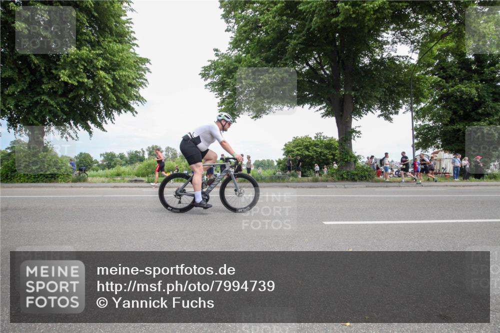 15.06.2025 - 7 Türme Triathlon Yannick Fuchs http://msf.ph/oto/7994739 15.06.2025 13:37:42 Radfahren 427, 587 meine-sportfotos.de