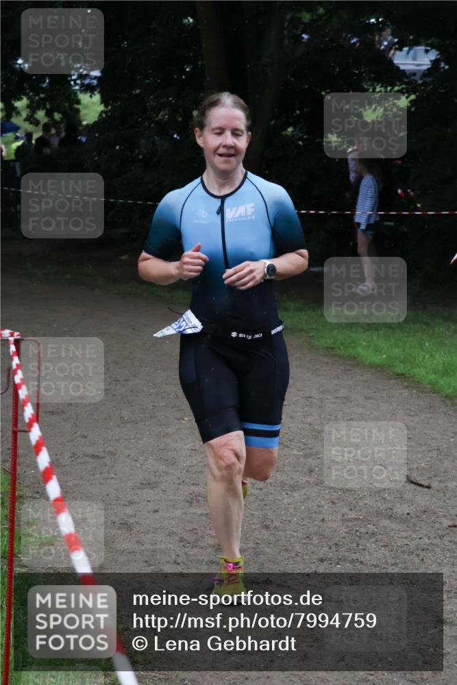 21.06.2025 - 27. Vierlanden-Triathlon Lena Gebhardt http://msf.ph/oto/7994759 15.06.2025 13:48:48 Laufen  meine-sportfotos.de