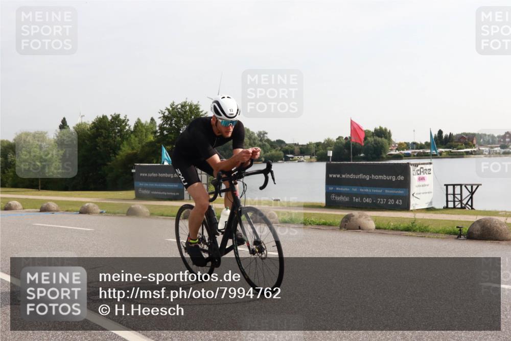 15.06.2025 - 27. Vierlanden-Triathlon H.Heesch http://msf.ph/oto/7994762 15.06.2025 09:13:32 Radfahren 12 meine-sportfotos.de
