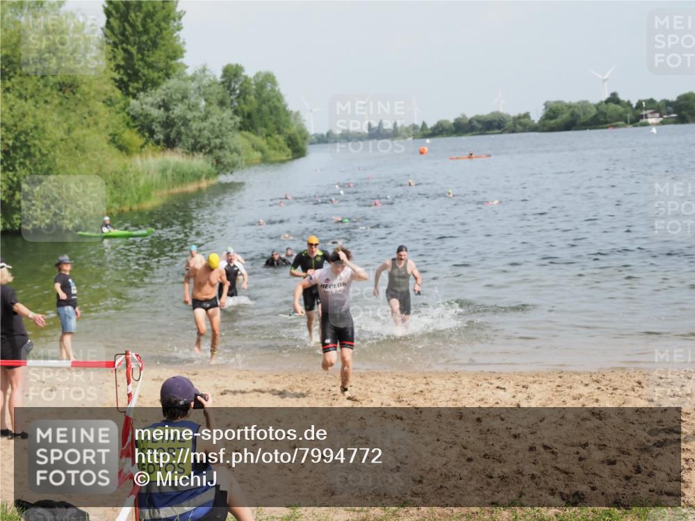 21.06.2025 - 27. Vierlanden-Triathlon MichiJ http://msf.ph/oto/7994772 15.06.2026 09:56:34 Schwimmen 254, 276, 286, 320, 341 meine-sportfotos.de