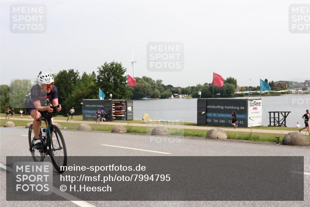 15.06.2025 - 27. Vierlanden-Triathlon H.Heesch http://msf.ph/oto/7994795 15.06.2025 11:23:48 Radfahren 228, 780 meine-sportfotos.de