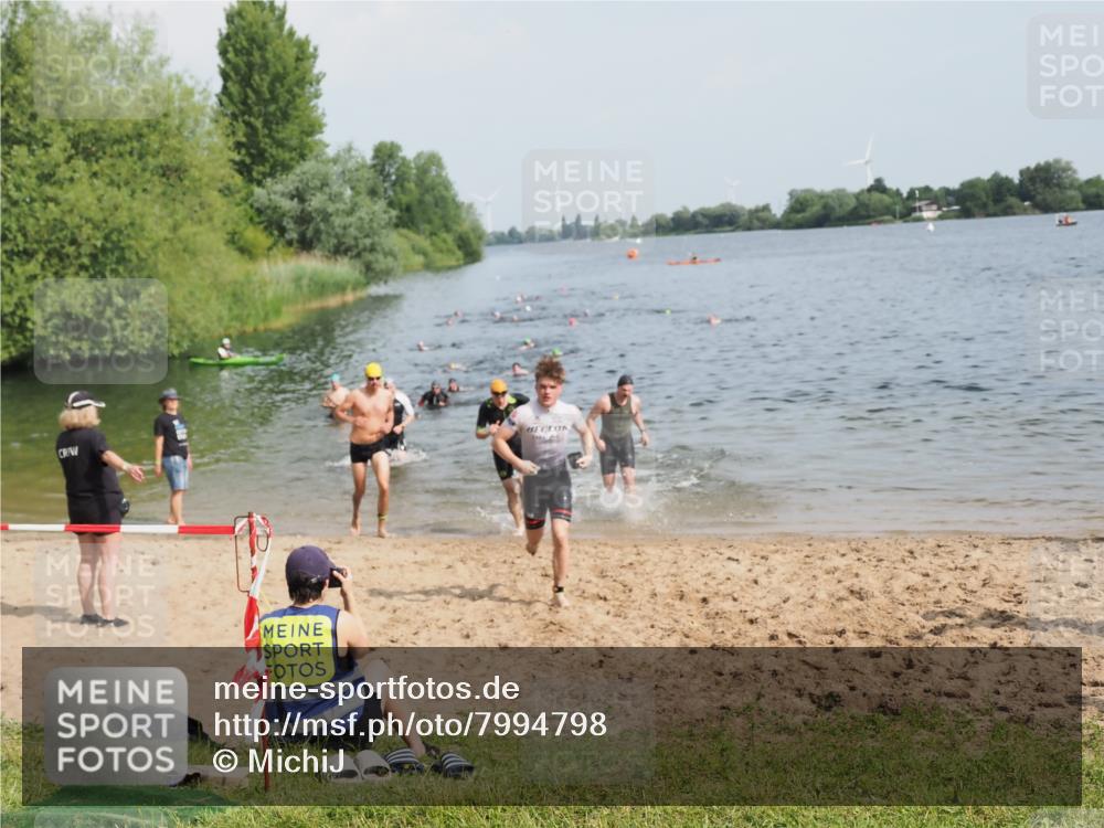 21.06.2025 - 27. Vierlanden-Triathlon MichiJ http://msf.ph/oto/7994798 15.06.2026 09:56:35 Schwimmen 254, 276, 286, 320, 341 meine-sportfotos.de
