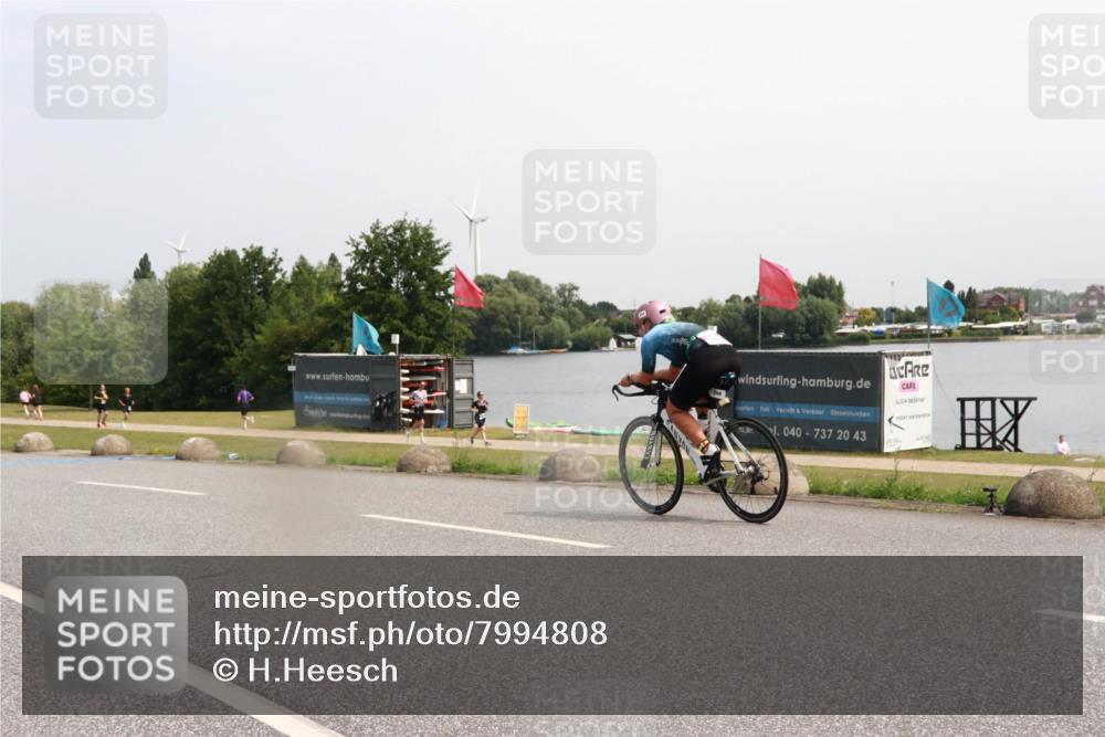 15.06.2025 - 27. Vierlanden-Triathlon H.Heesch http://msf.ph/oto/7994808 15.06.2025 11:23:50 Radfahren 204, 228, 780 meine-sportfotos.de