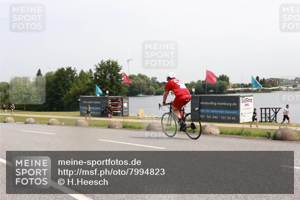 15.06.2025 - 27. Vierlanden-Triathlon H.Heesch http://msf.ph/oto/7994823 15.06.2025 11:23:55 Radfahren 204 meine-sportfotos.de