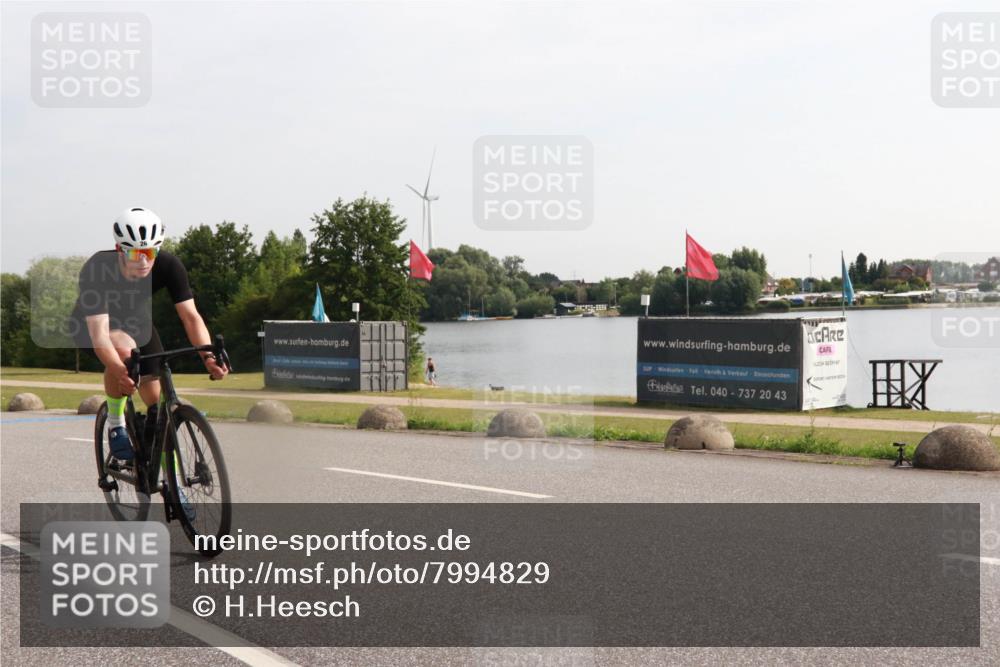 15.06.2025 - 27. Vierlanden-Triathlon H.Heesch http://msf.ph/oto/7994829 15.06.2025 09:14:05 Radfahren 26 meine-sportfotos.de