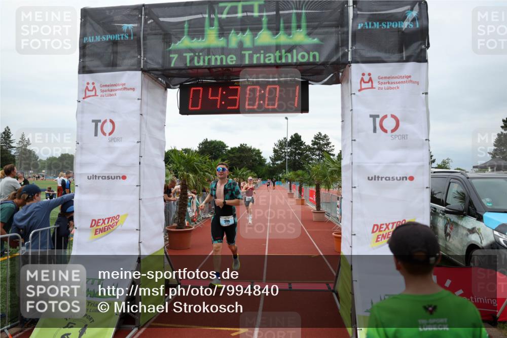 15.06.2025 - 7 Türme Triathlon Michael Strokosch http://msf.ph/oto/7994840 15.06.2025 14:30:01 Ziel 398, 403 meine-sportfotos.de