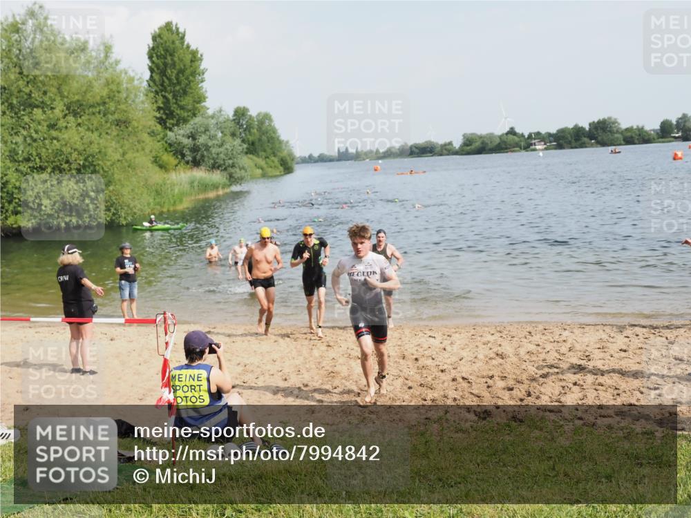 21.06.2025 - 27. Vierlanden-Triathlon MichiJ http://msf.ph/oto/7994842 15.06.2026 09:56:36 Schwimmen 254, 276, 286, 320, 341 meine-sportfotos.de