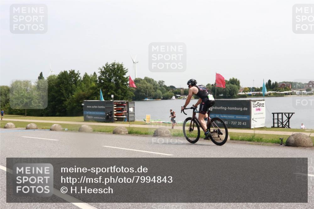 15.06.2025 - 27. Vierlanden-Triathlon H.Heesch http://msf.ph/oto/7994843 15.06.2025 11:24:17 Radfahren 804 meine-sportfotos.de