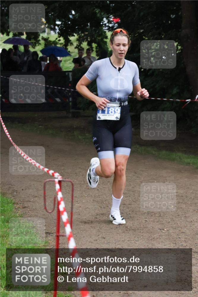 21.06.2025 - 27. Vierlanden-Triathlon Lena Gebhardt http://msf.ph/oto/7994858 15.06.2025 13:49:34 Laufen 189 meine-sportfotos.de