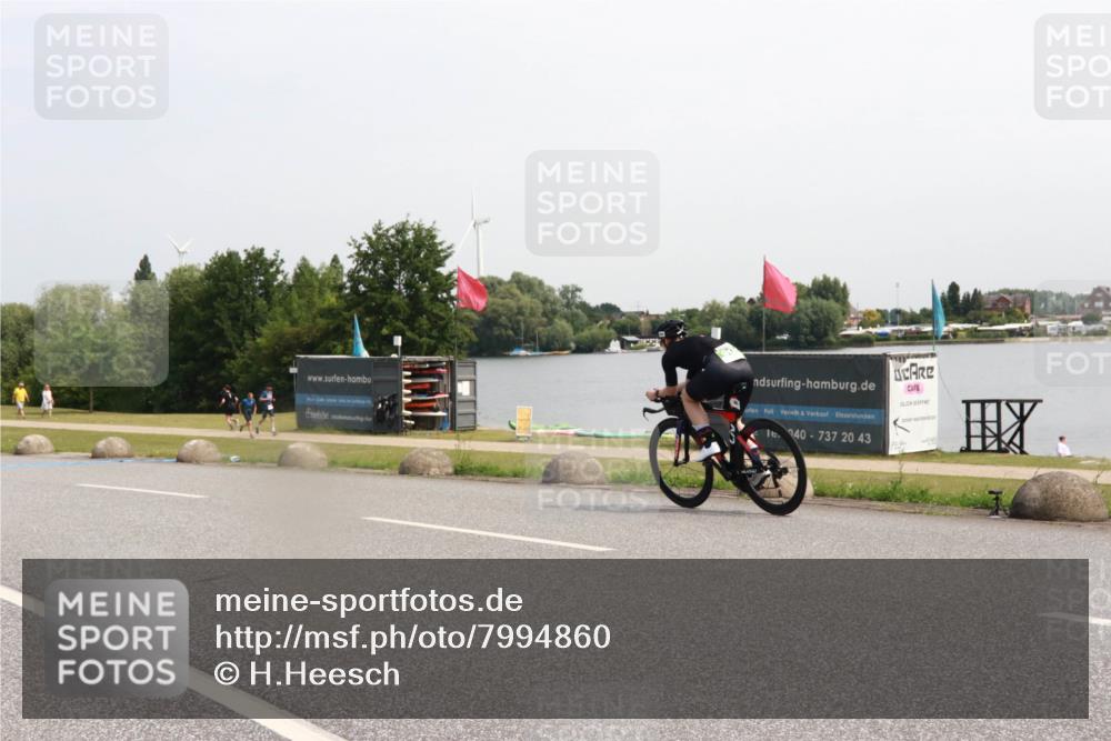 15.06.2025 - 27. Vierlanden-Triathlon H.Heesch http://msf.ph/oto/7994860 15.06.2025 11:24:23 Radfahren 804, 904 meine-sportfotos.de