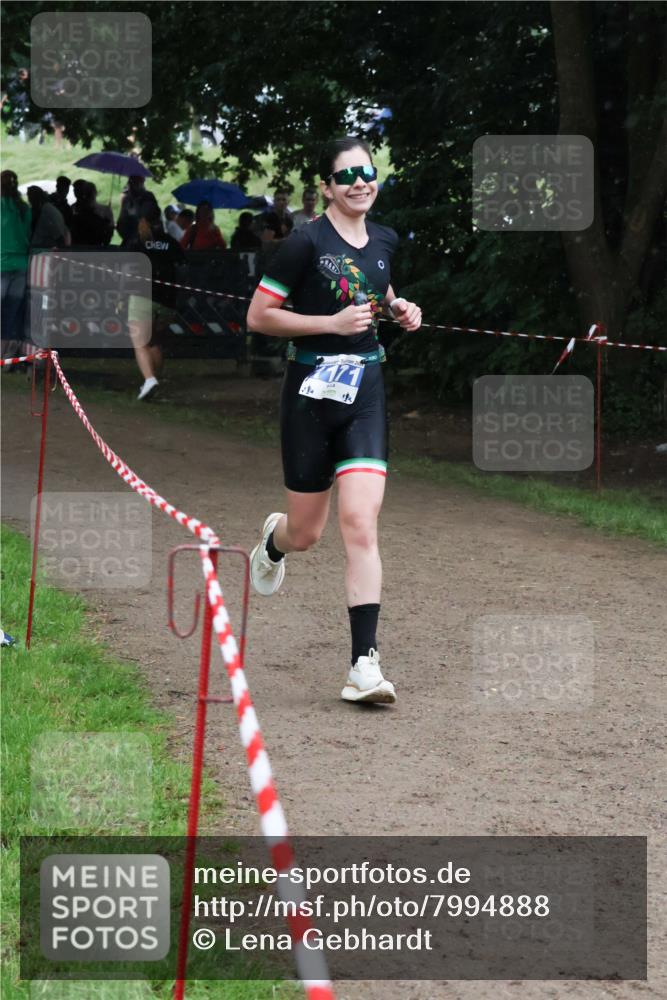 21.06.2025 - 27. Vierlanden-Triathlon Lena Gebhardt http://msf.ph/oto/7994888 15.06.2025 13:49:43 Laufen 171 meine-sportfotos.de